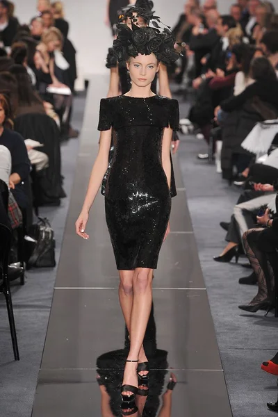 Look 50